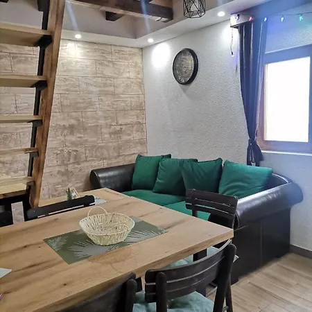 Vikendica Ceperkovic #3 山林小屋 科帕奥尼克