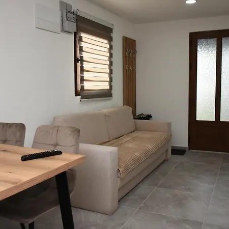 Vikendica Ceperkovic #3 بيت خشبي